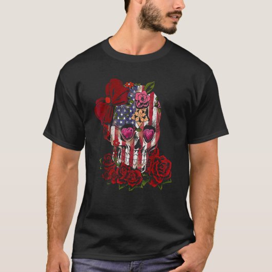 American Flag Skull Wear Bow Rose Flowers T-shirt (Voorkant)