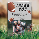 American Football Balls Bedankt voor Coach Foto<br><div class="desc">Amerikaans Football Balls Grey Dank u Coach Kaart met een foto. Football bedankt je buskaart met foto, dank je tekst, coach name, teamnaam, jaar, jouw naam en football ballen. Foto: kaart - voeg je foto toe aan de sjabloon. Pas de kaart aan met namen en jouw tekst. Hartelijk dank voor...</div>