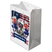 American Hero Schnauzer Gift Bag Medium Cadeauzakje (Achterkant Gekanteld)