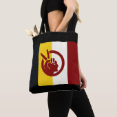 American Indian Movement  Tote Bag (Dichtbij)