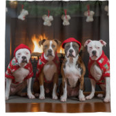 American Staffordshire bij de open haard Kerstmis Douchegordijn (Voorkant)