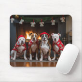 American Staffordshire bij de open haard Kerstmis Muismat (Met muis)