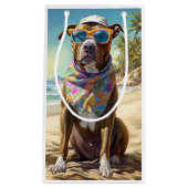 American Staffordshire on Beach,zomercadeau Klein Cadeauzakje (Voorkant)