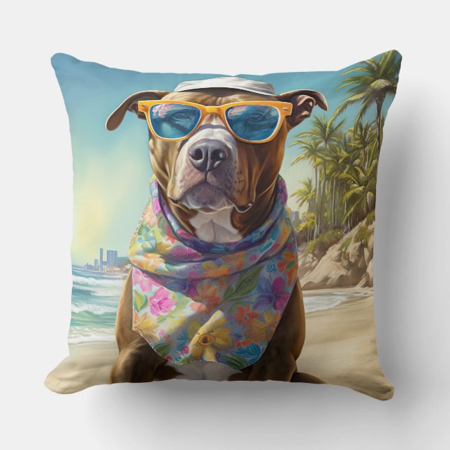 American Staffordshire on Beach,zomercadeau Kussen (Voorkant)