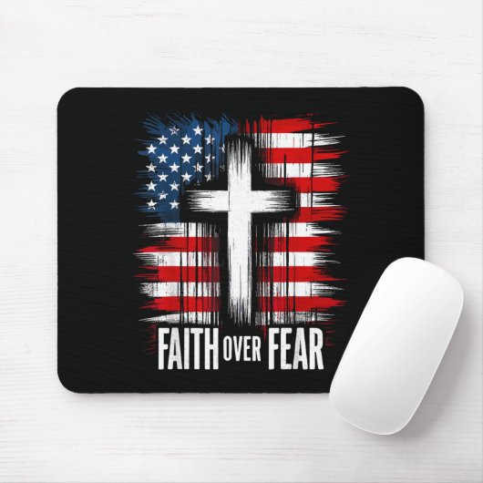 American Usa Flag Christ Faith Over Fear With Cros Muismat (Met muis)