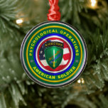 American Veteran Red White American Soldier Psych Metalen Ornament<br><div class="desc">Speciaal ontworpen herdenkingsontwerp "Proud Army Psychological Operations Veteran American Soldier" ter herdenking van de geweldige prestaties van onze Brave Mannen en vrouwen die hebben gediend bij de uiterst belangrijke psychologische operaties! Dit prachtig ontworpen herdenkingsontwerp "Proud Army Psychological Operations Veteran - American Soldier" is een prachtig cadeau voor uw speciale soldaat,...</div>