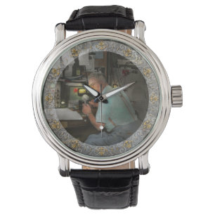 Americana - Radio - De samenzweringsexpert - 1948 Horloge