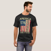 Amerika 1776 Land van de Vrij vanwege de Dappere T-shirt (Voorkant volledig)