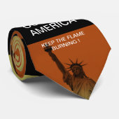 AMERIKA HOUDEN DE VLAMBURGER. STROPDAS (Opgerold)
