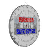 Amerika is geen veilige ruimte dartbord (Voorkant Links)