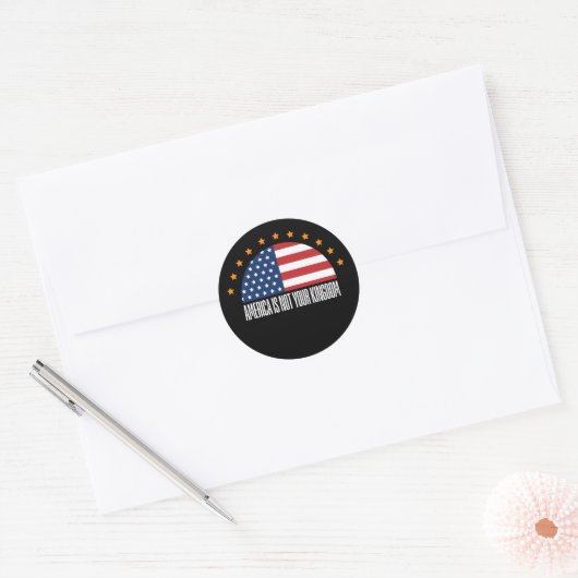 Amerika is niet jullie koninkrijk – rebellie ronde sticker (Envelop)