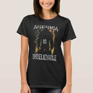 Amerika is ongelooflijk Amerikaanse vlag Sasquatch T-shirt