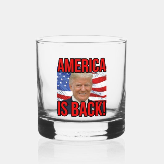 Amerika is terug Donald Trump Amerikaanse vlag SOT Whisky Glas (Achterkant)