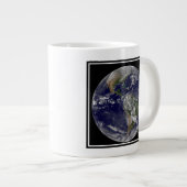 Amerika op Aardedag. Grote Koffiekop (Voorkant rechts)