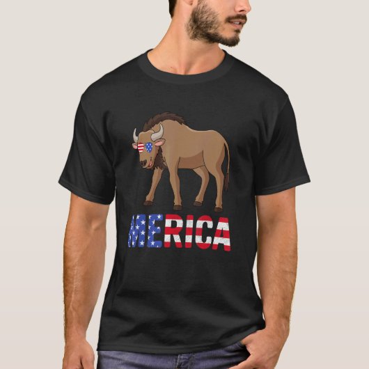 Amerika VS Vlag Wildebeest Zonnebril Patriottisch T-shirt (Voorkant)