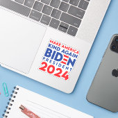 Amerika weer gek maken, Biden President 2024 Sticker (Laptop met iPhone)