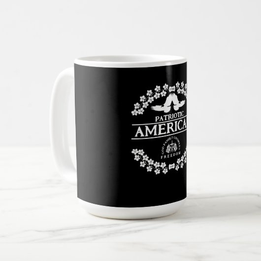 AMERIKAAN | VS 1776 | GOD FAMILIE LANDVRIJHEID KOFFIEMOK (Voorkant links)