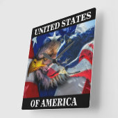 Amerikaans Bald Eagle Wolf Flag Patriotic Vierkante Klok (Hoek)