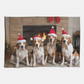 Amerikaans Engels Foxhound open haard Kerstmis Theedoek (Horizontaal)