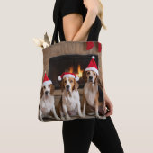 Amerikaans Engels Foxhound open haard Kerstmis Tote Bag (Dichtbij)