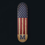 Amerikaans speciaal monogram voor de vlag Rustic Persoonlijk Skateboard<br><div class="desc">Amerikaanse vlagskateboard in een noodlijdend, versleten slijmvormig ontwerp op hout. Dit Amerikaanse skateboardontwerp met sterren en strepen in rood wit en blauw is perfect voor militaire, afstuderen geschenken. Pas dit Amerikaanse skateboard aan met een initiaal voor monogram. COPYRIGHT © 2020 Judy Burrows, Black Dog Art - Alle rechten voorbehouden. American...</div>