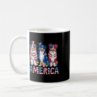 Amerikaanse 4 juli hond Australische herder voor W Koffiemok