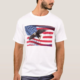 Amerikaanse adelaar en vlag T-Shirt