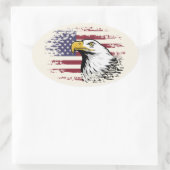 Amerikaanse adelaar tegen achtergrond van Amerikaa Ovale Sticker (Tas)