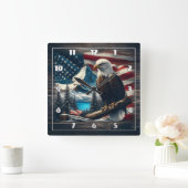 Amerikaanse adelaar tegen berglandschap vierkante klok (Huis)