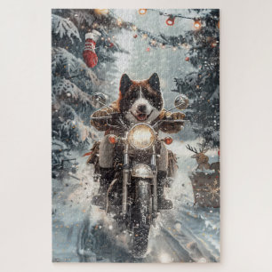 Amerikaanse Akita-hond rijdt op motorfiets met Ker Legpuzzel