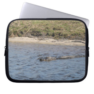 Amerikaanse alligator in moeraswater natuur in Flo Laptop Sleeve