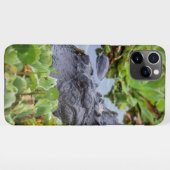 Amerikaanse Alligator tussen de planten - Levendig iPhone Hoesje (Achterkant horizontaal)
