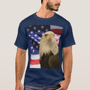 Amerikaanse Bald Eagle en vlag T-shirt