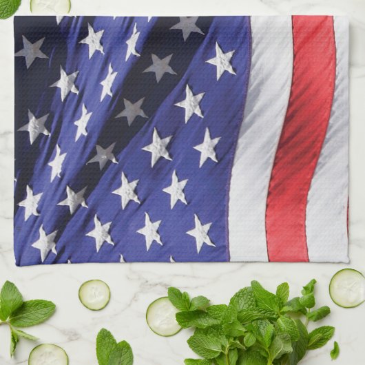 Amerikaanse Bald Eagle en vlag Theedoek (Gevouwen)