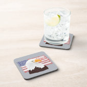 Amerikaanse Bald Eagle en vlag - transparant op gr Bier Onderzetter (Rechterzijde)