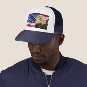 Amerikaanse Bald Eagle en vlag Trucker Pet (In situ)
