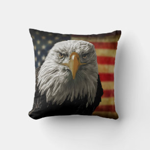 Amerikaanse Bald Eagle over de vlag van Grunge Kussen