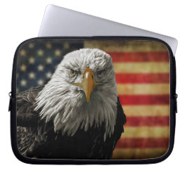 Amerikaanse Bald Eagle over de vlag van Grunge Laptop Sleeve