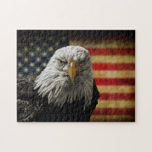 Amerikaanse Bald Eagle over de vlag van Grunge Legpuzzel