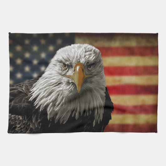 Amerikaanse Bald Eagle over de vlag van Grunge Theedoek (Horizontaal)