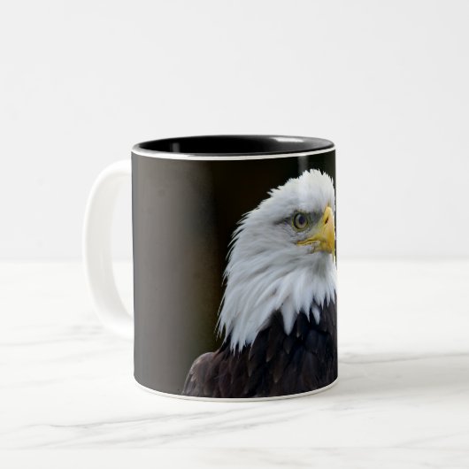 Amerikaanse Bald Eagle Tweekleurige Koffiemok (Voorkant links)