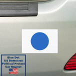 Amerikaanse Democraten steunen anti-Trump-protest Automagneet<br><div class="desc">Deze automagneet heeft een grote blauwe stip, wat wijst op politiek protest tegen het Amerikaanse President Donald Trump. Aanvankelijk verscheen het tijdens de Amerikaanse presidentsverkiezingen van 2024 als een teken van democratische steun in een rood, Republikeins gebied, nu duikt het landelijk op uit protest tegen de regering, als een boodschap...</div>