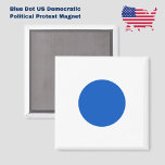 Amerikaanse Democraten steunen anti-Trump-protest Magneet<br><div class="desc">Deze koelkastmagneet heeft een grote blauwe stip, wat wijst op politiek protest tegen het Amerikaanse President Donald Trump. Aanvankelijk verscheen het tijdens de Amerikaanse presidentsverkiezingen van 2024 als een teken van democratische steun in een rood, Republikeins gebied, maar nu duikt het landelijk op uit protest tegen de regering, als een...</div>