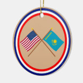 Amerikaanse en Kazachse gekruiste vlaggen Keramisch Ornament (Links)