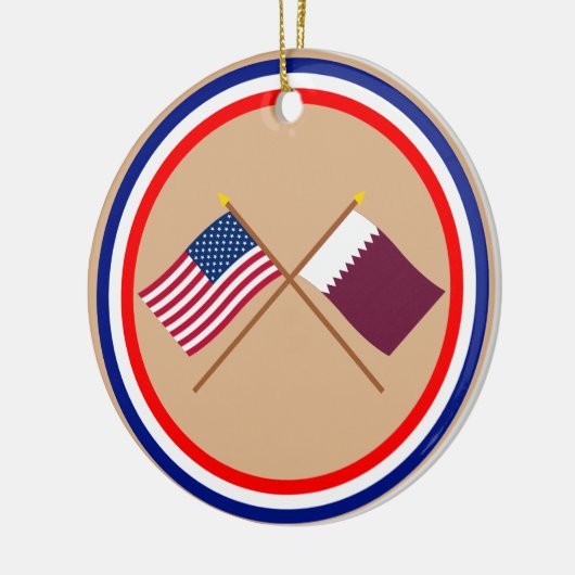 Amerikaanse en Qatar Crossed Flags Keramisch Ornament (Links)