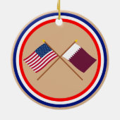 Amerikaanse en Qatar Crossed Flags Keramisch Ornament (Achterkant)