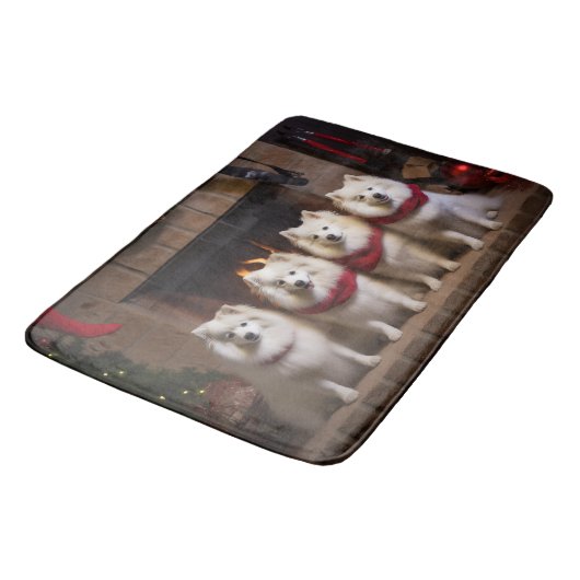 Amerikaanse Eskimo bij de open haard Kerstmis Badmat (Gekanteld)