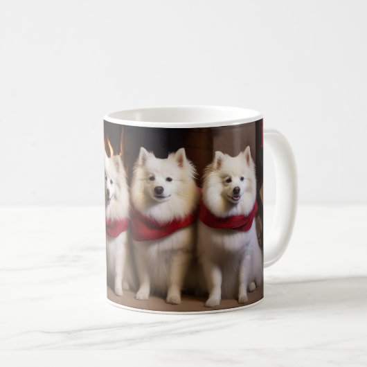 Amerikaanse Eskimo bij de open haard Kerstmis Koffiemok (Voorkant rechts)