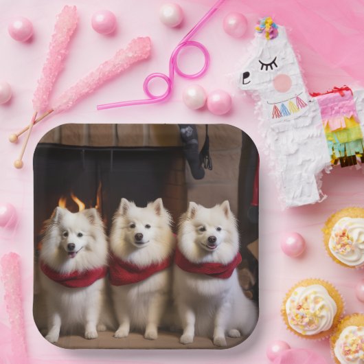 Amerikaanse Eskimo bij de open haard Kerstmis Papieren Bordje (Feest)