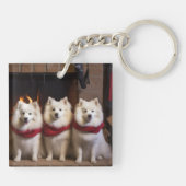 Amerikaanse Eskimo bij de open haard Kerstmis Sleutelhanger (Achterkant)